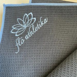 NWOT Flo athletika ultra grip Non Slip yoga Waffle Grip Mat/towel
